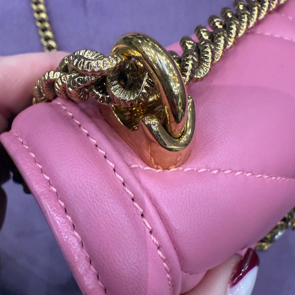 D&G Pink Quilted Crossbody Bag with Gold Chain - Picture 3 of 9